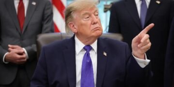 Trump vuelve a prometer $5,000 a cada adulto en EE UU si republicanos ganan: el plan costaría hasta $1,35 billones